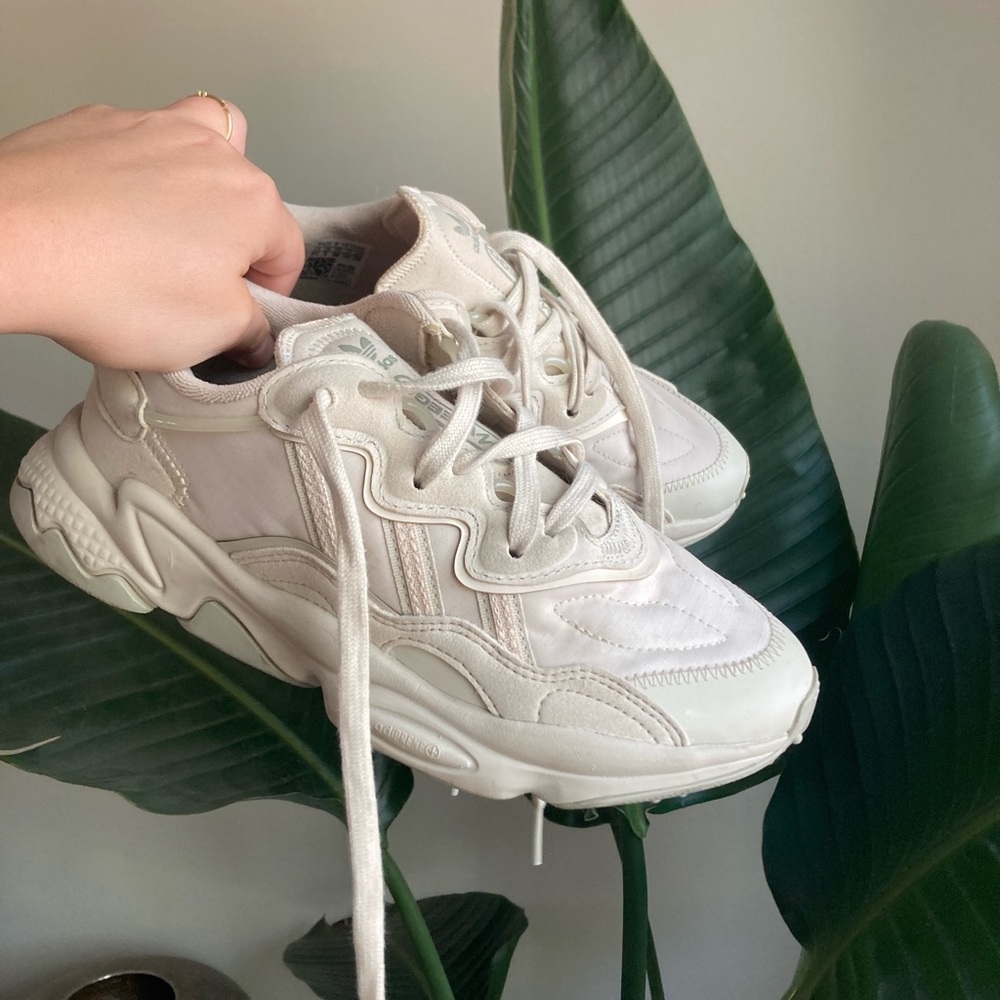 Adidas OZWEEGO SHOES Taupe Beige